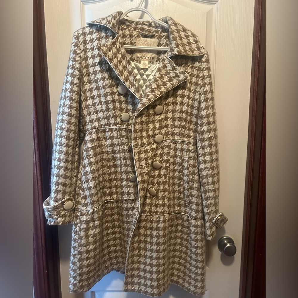 Ladies large dress winter coat.